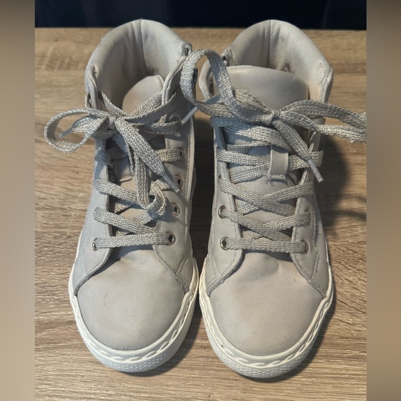 Cupcakes and cashmere girls sneakers size 2 side zipper glitter heart shoes - Picture 2 of 8